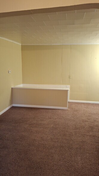 Building Photo - 401 Monroe St