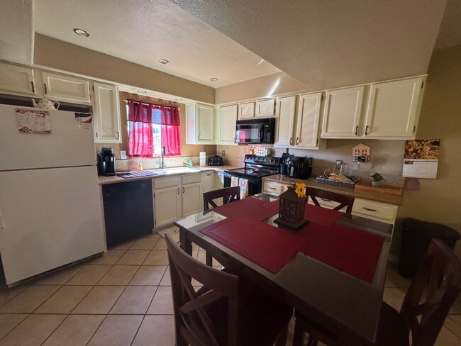 Building Photo - *2BR 2BA Furnished Condominium Riverfront with Dock, Private Beach