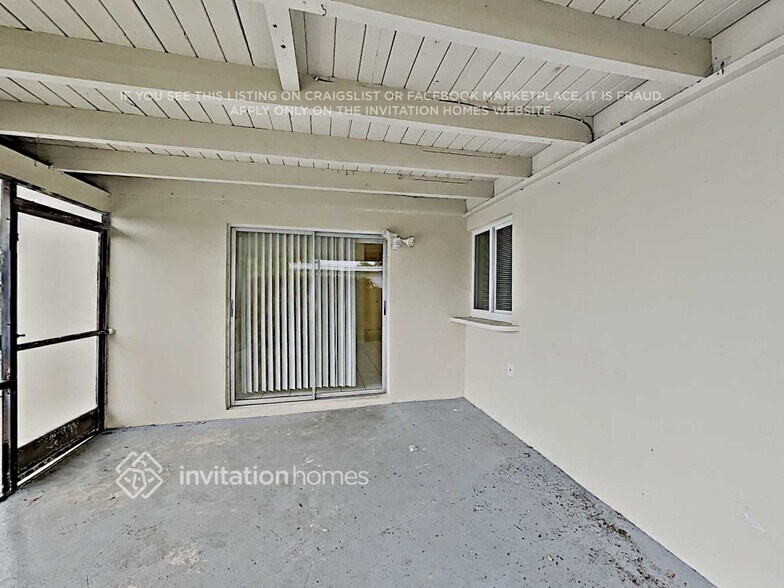 Building Photo - 6433 NW 21st Ct