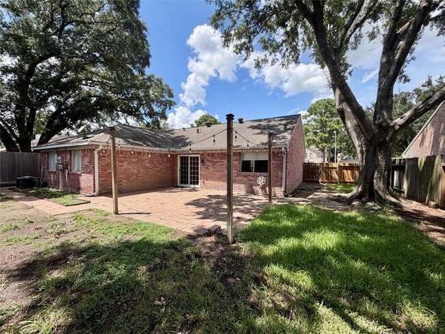 Building Photo - 11223 Willow Field Dr