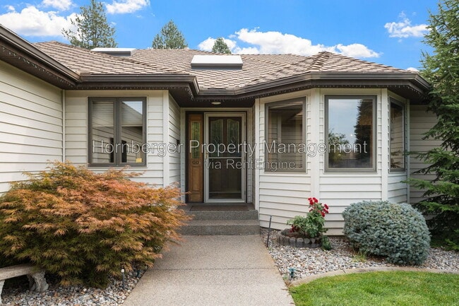 Building Photo - 9811 N Comanche Dr