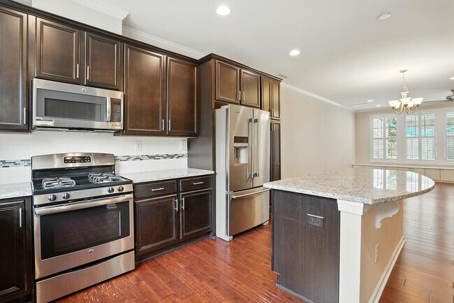 Building Photo - ABSOLUTELY GEORGOUS 2 STORY TOWNHOUSE IN CARY