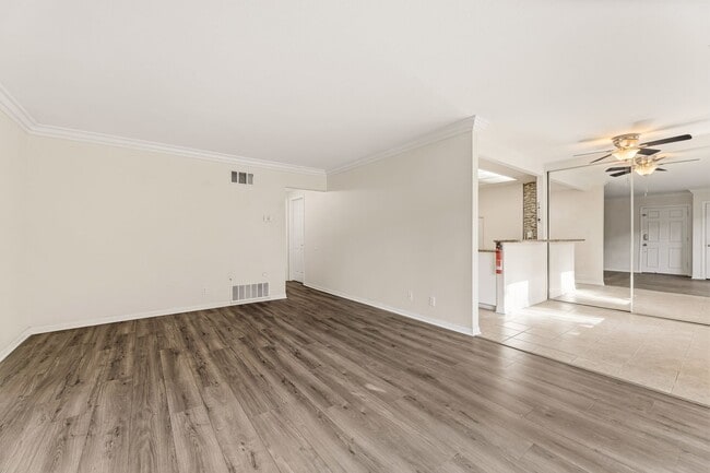 Building Photo - 16040 Leffingwell Rd