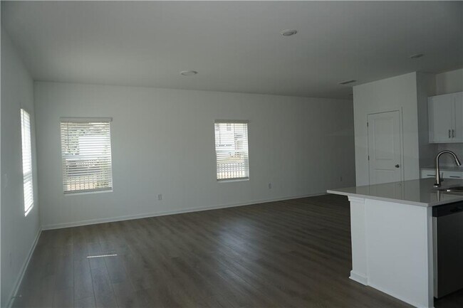 Building Photo - 6727 Armonia Dr