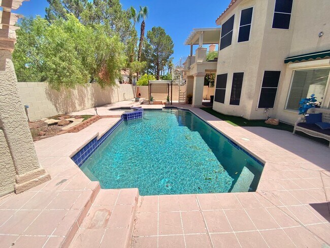Building Photo - IMMACULATE HOME LOCATED IN SUMMERLIN, 4 BEDROOM 3.5 BATH, 3 CAR GARAGE
