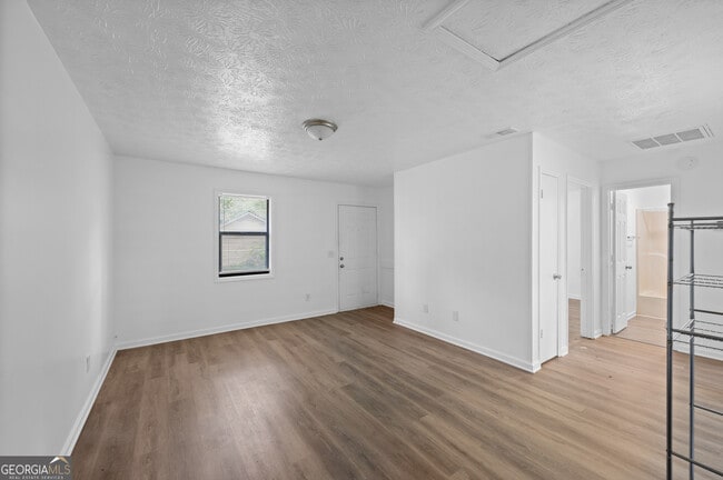 Building Photo - 1012 Davis St