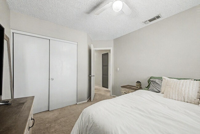 Building Photo - 761 E Rosemonte Dr