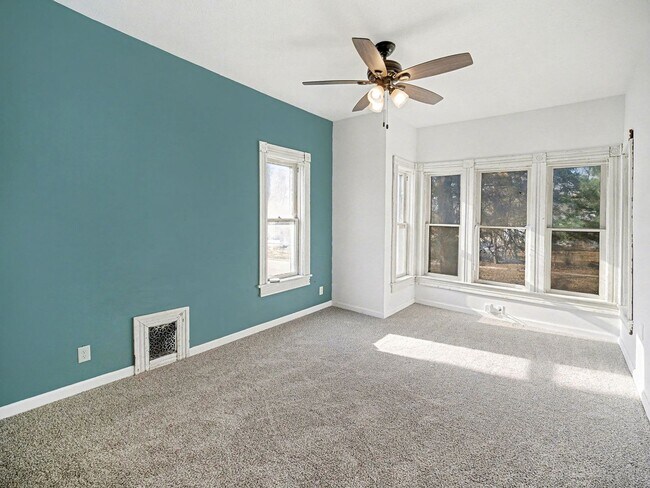 Building Photo - 6801 Lexington Ave