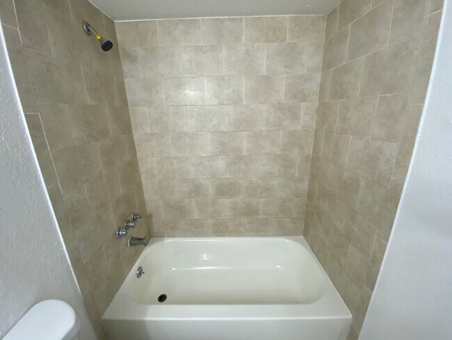 Building Photo - 19851 SW 114th Ave