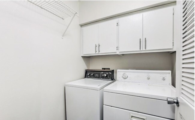 Building Photo - 317 Yardarm Way