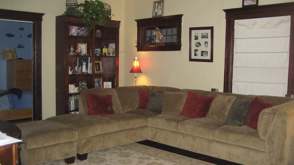 Building Photo - 2523 Alta St