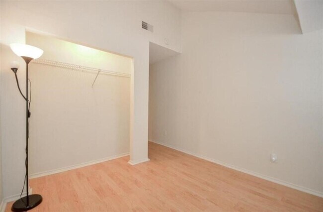 Building Photo - 1103 Dulles Ave