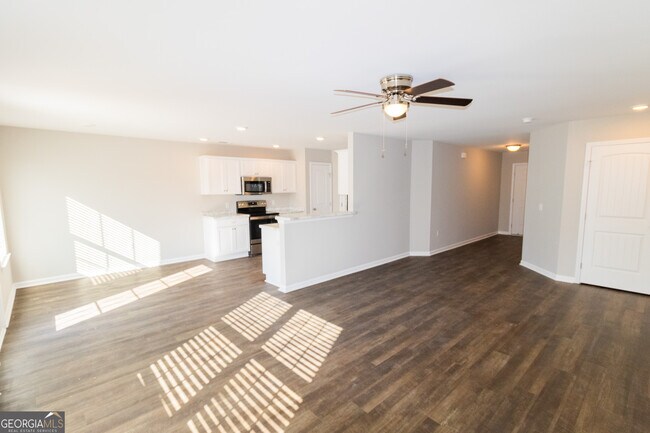 Building Photo - 208 Evans Ter