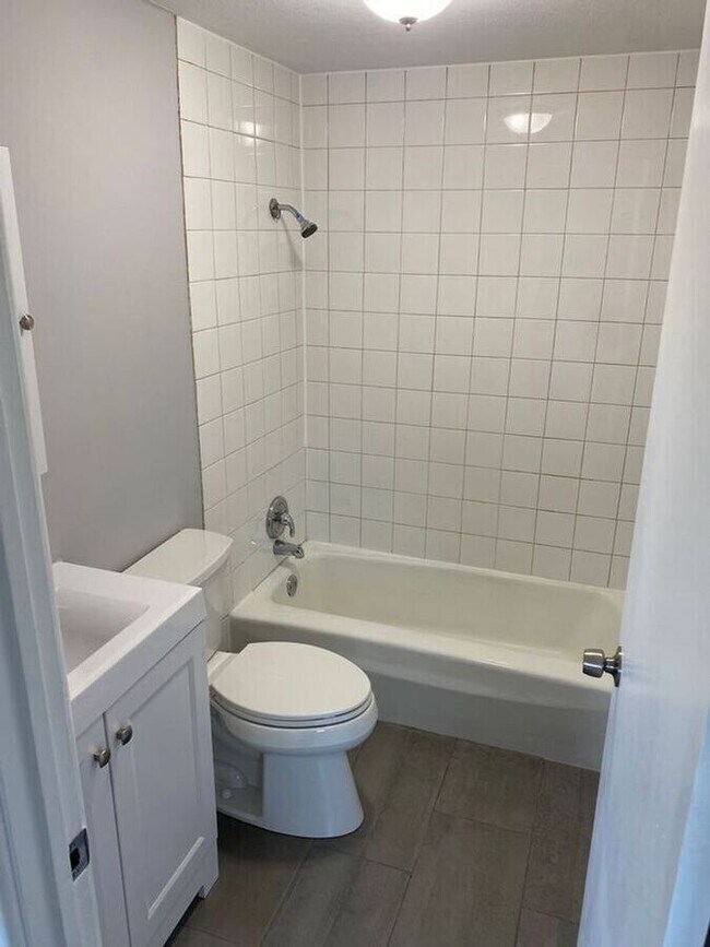 Primary Photo - 3710 W 119th St