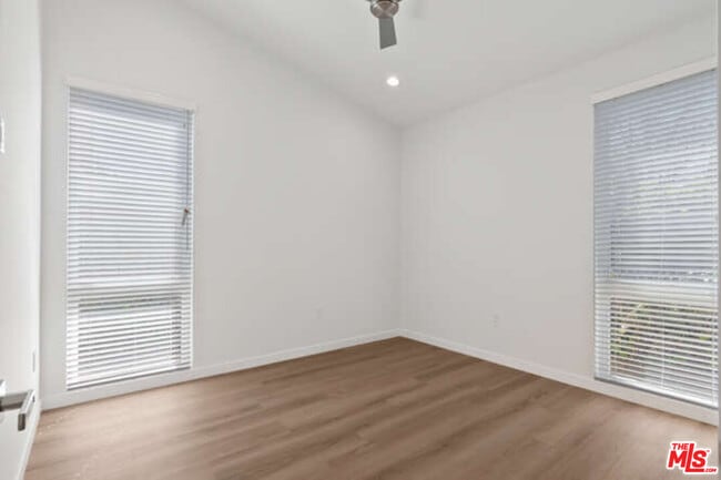 Building Photo - 15912 Vose St