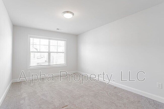 Building Photo - 502 Milbury Way