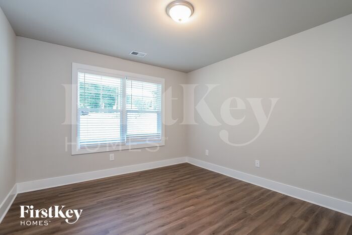Building Photo - 7110 Lawson Dr