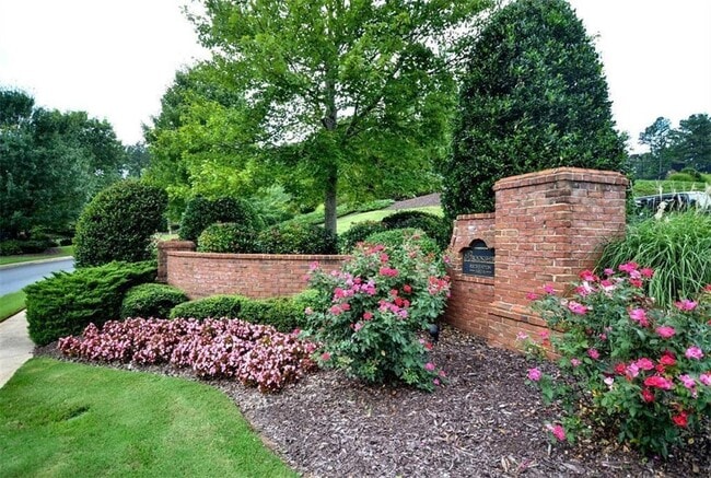 Building Photo - 157 Wallnut Hall Cir