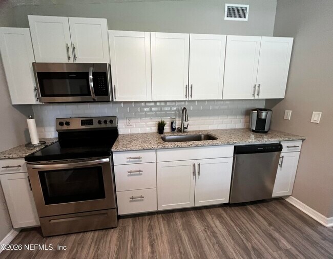 Building Photo - 8608 2nd Ave