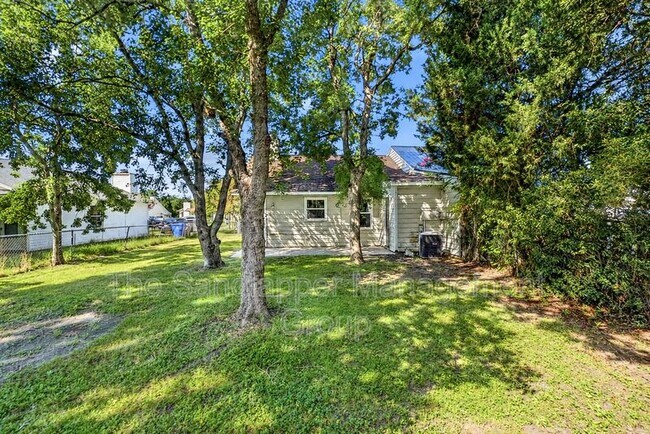 Building Photo - 5230-B Scarsdale Drive
