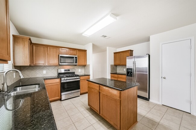 Building Photo - 21323 Slate Crossing Ln