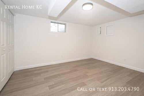 Building Photo - 940 S 57th St