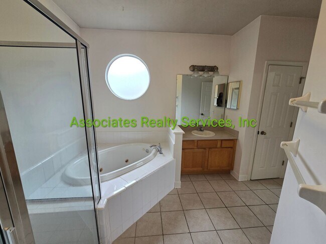 Building Photo - 3/2 Beauty in Turkey Creek