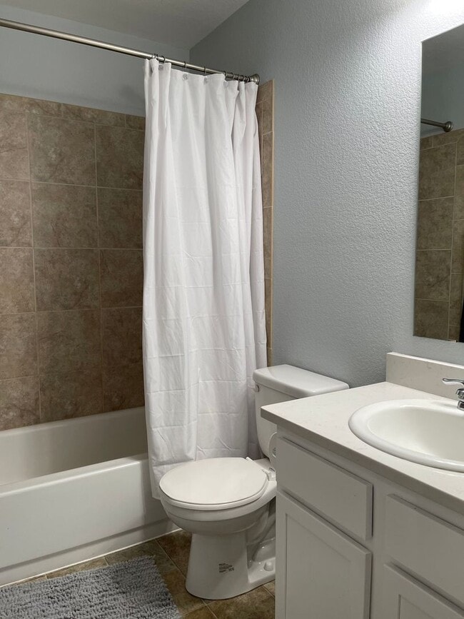 Building Photo - Beautiful 2 Story w/Finished Basement in D...