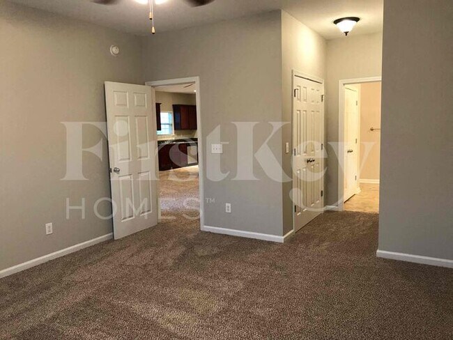 Building Photo - 1088 Fairbank Ln