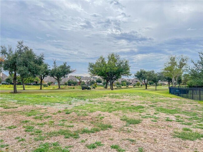 Building Photo - 1009 Hidden View Pl