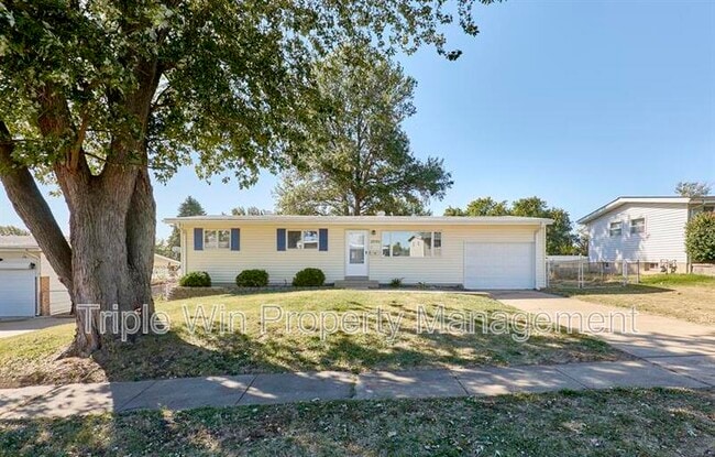Building Photo - 2770 Dove Dr