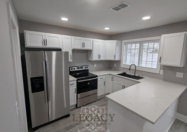 Building Photo - 408 Huntington Ridge Dr