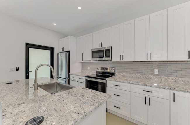 Building Photo - 2144 Webber St