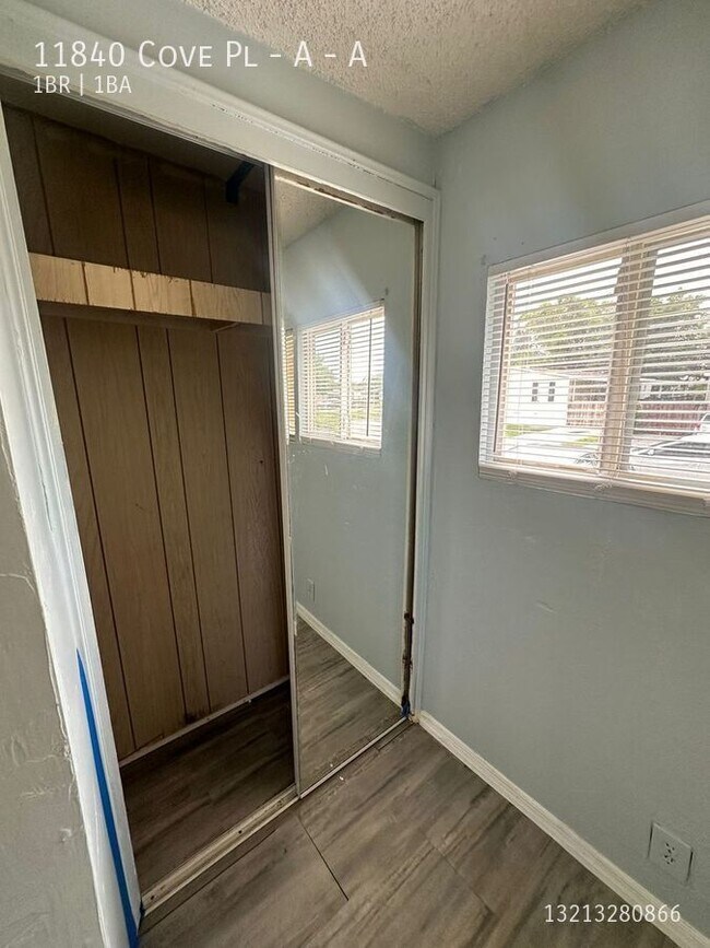 Building Photo - 11840 Cove Pl