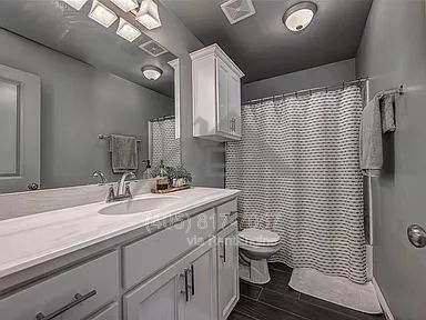 Building Photo - 15740 Caney Dr