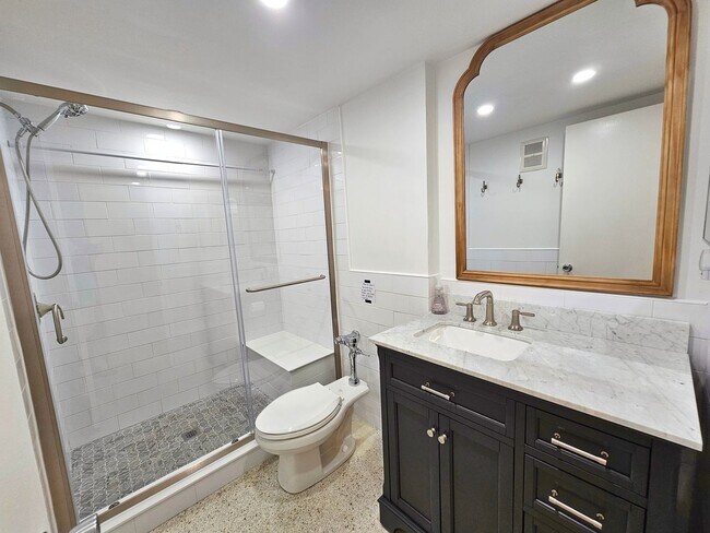 Building Photo - Fully Furnished 2 Bedroom 2 Bath St. Pete ...