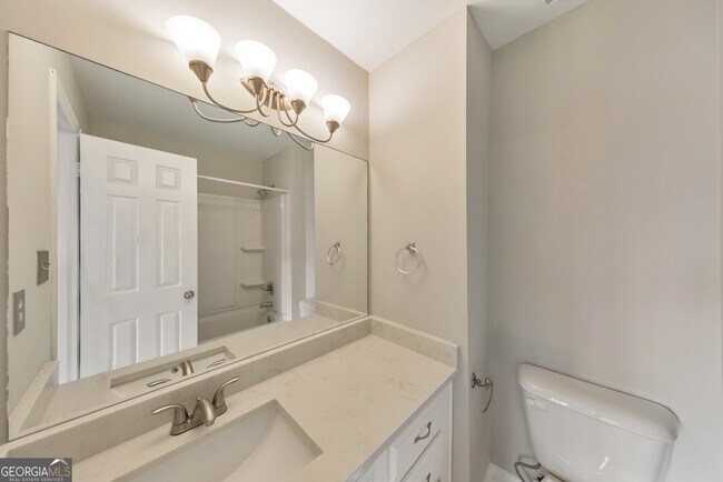 Building Photo - 2045 Fairways Ct