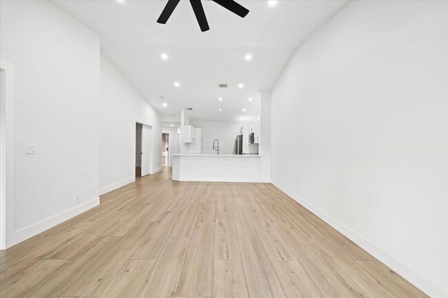 Building Photo - 10352 Mateo Ct