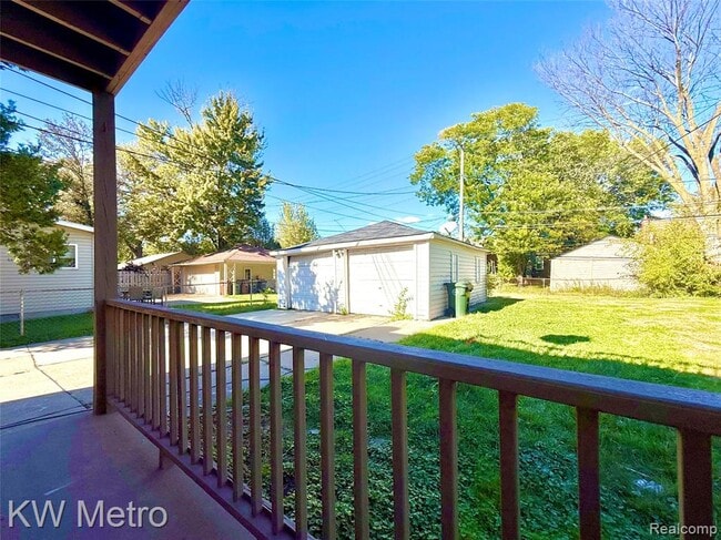 Building Photo - 2180 Vernier Rd