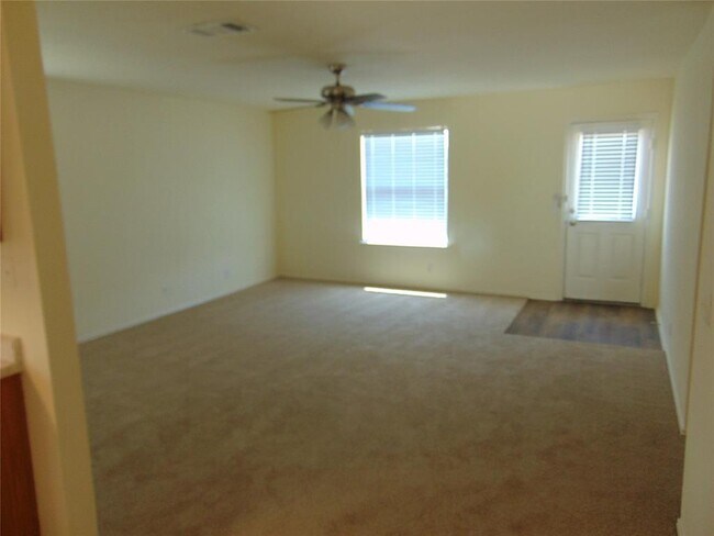 Building Photo - 15209 Bullace St
