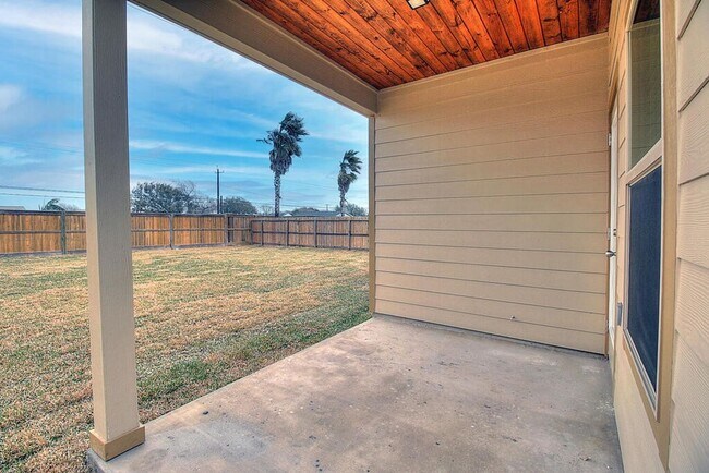 Building Photo - 7530 Sable Creek Dr