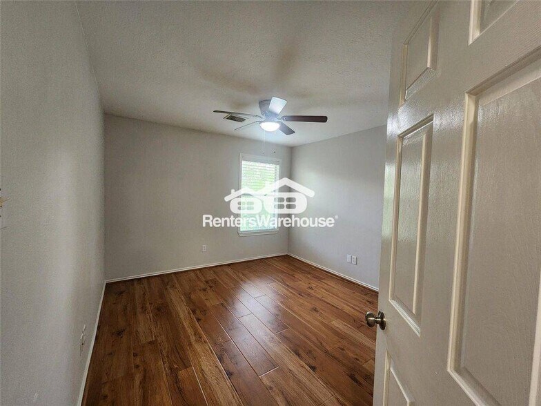 Building Photo - 119 Anise Tree Pl