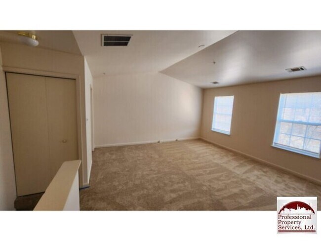 Building Photo - Beautiful 3 Level Townhouse In The Heart Of Frederick!