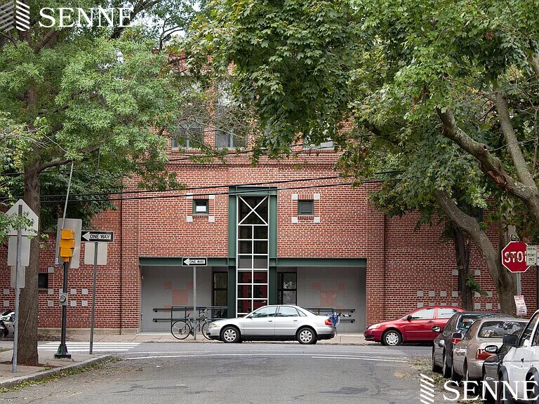 Building Photo - 71 Fulkerson St