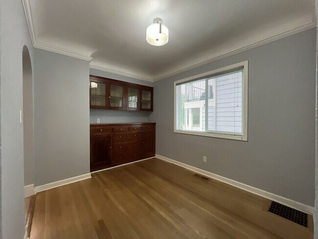 Building Photo - Three-Bedroom Home with Updated Kitchen & Vaulted Ceilings