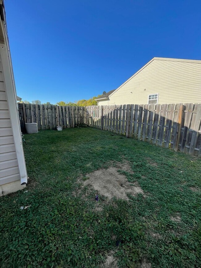 Building Photo - Three Bedroom Single Family Home - West La...