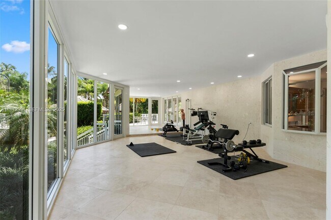 Building Photo - 6190 SW 102nd St