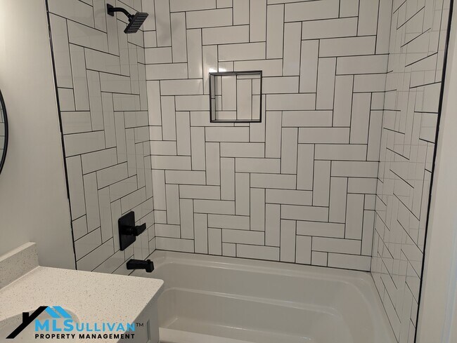 Building Photo - 5802 Lillie Dr