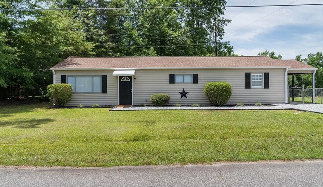 Primary Photo - 566 Owl Nest Rd