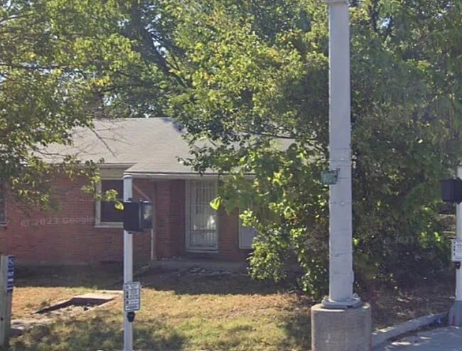 Building Photo - 415 N Providence Rd